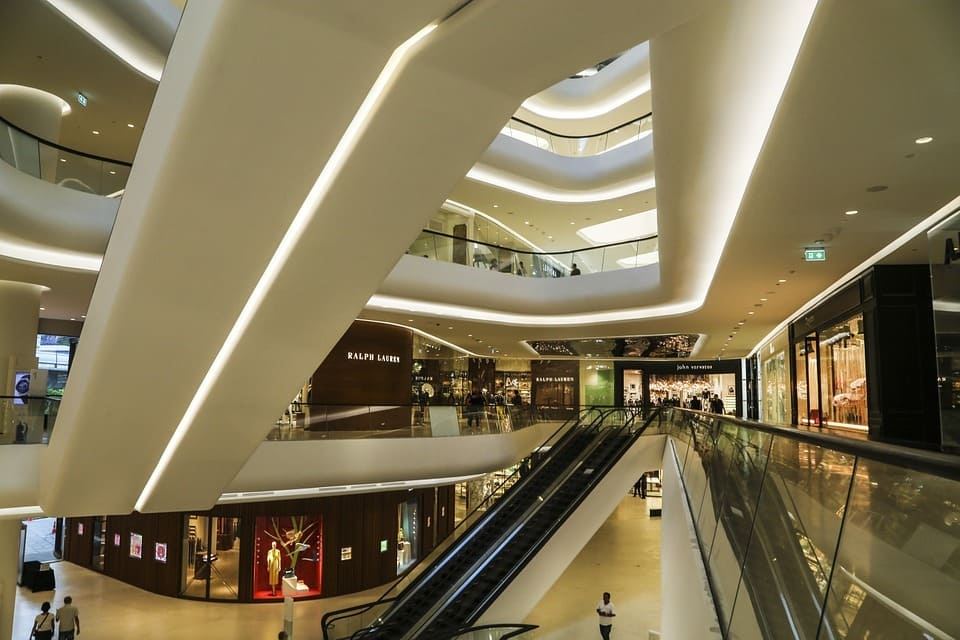 Galerie commerciale avec verrière